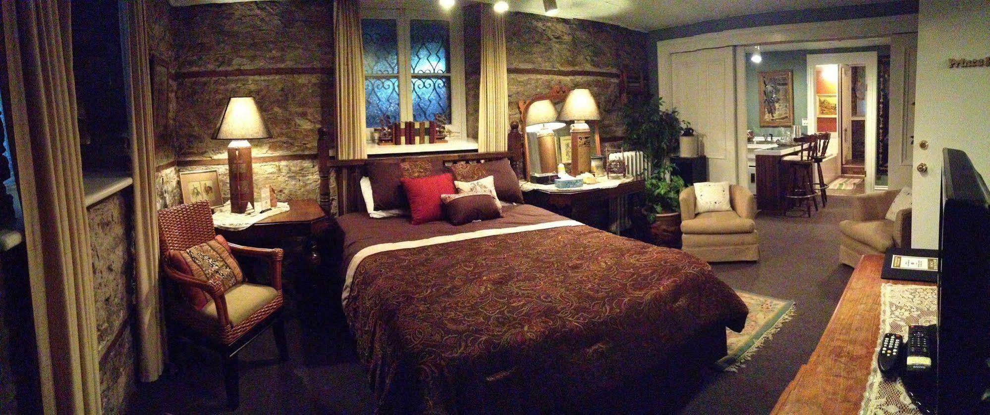 גאנאנוק Trinity House Inn מראה חיצוני תמונה