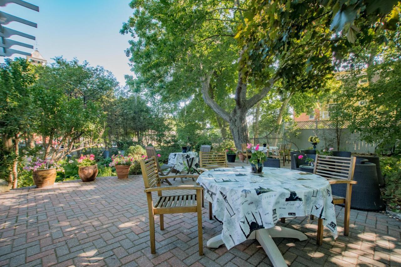 גאנאנוק Trinity House Inn מראה חיצוני תמונה