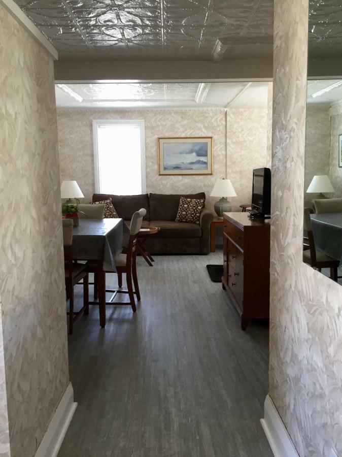 גאנאנוק Trinity House Inn מראה חיצוני תמונה