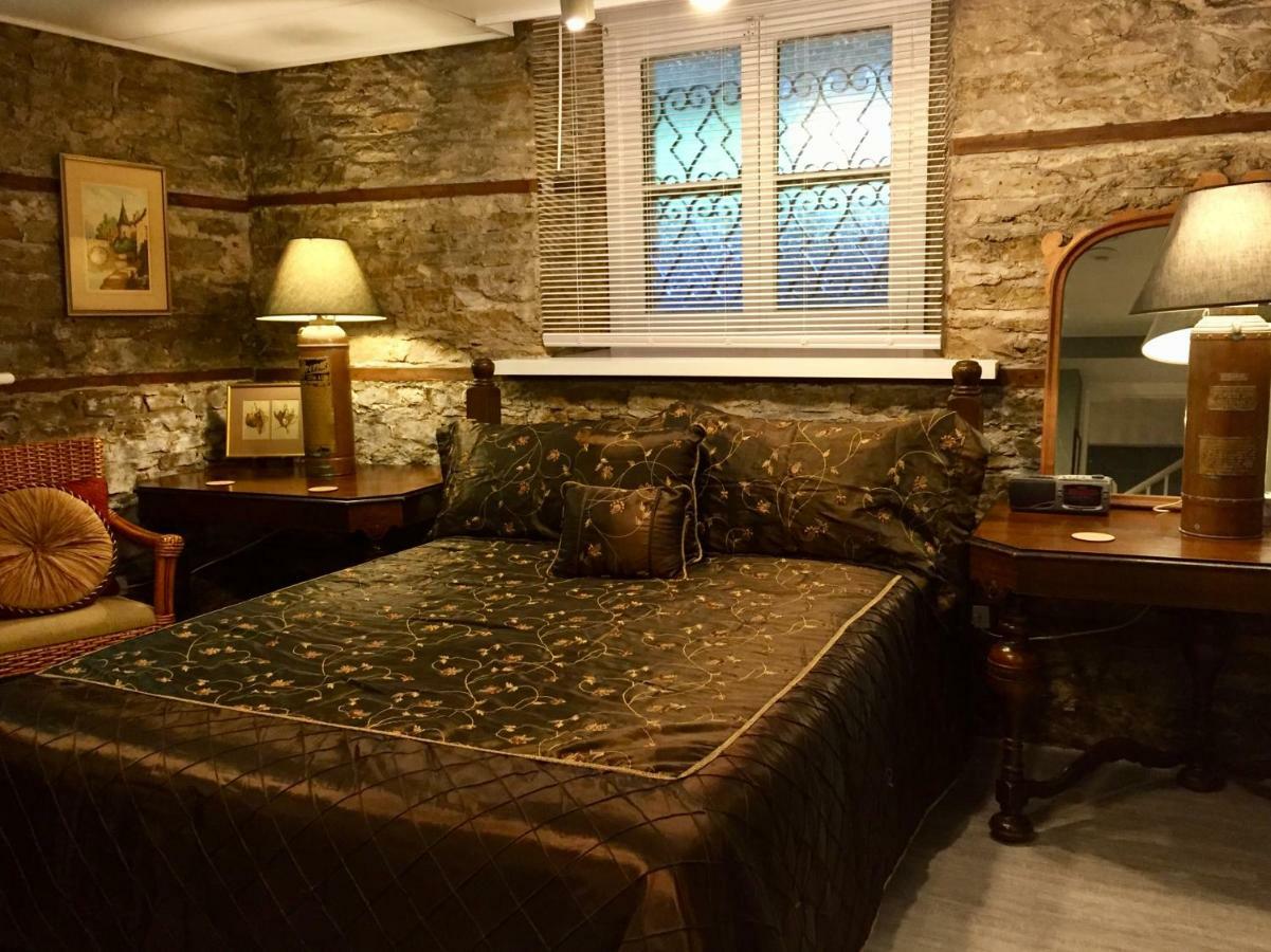 גאנאנוק Trinity House Inn מראה חיצוני תמונה