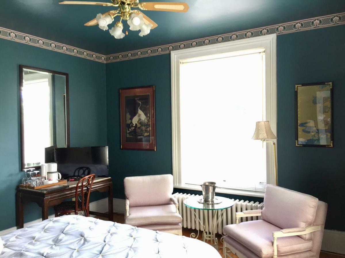 גאנאנוק Trinity House Inn מראה חיצוני תמונה