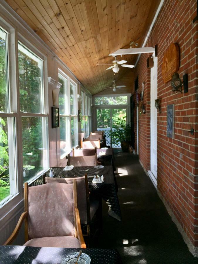 גאנאנוק Trinity House Inn מראה חיצוני תמונה